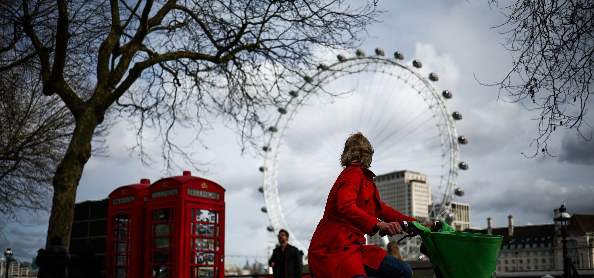 Il London Eye compie 25 anni. Tutte le curiosità che non sapete sul simbolo di Londra costruito a inizio millennio