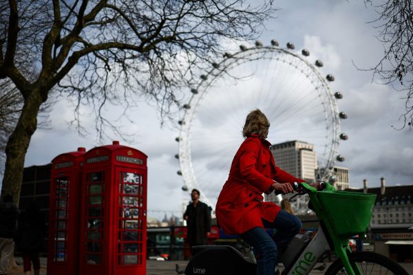 Il London Eye compie 25 anni. Tutte le curiosità che non sapete sul simbolo di Londra costruito a inizio millennio