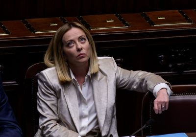 Attaccare il Manifesto di Ventotene mentre si dà carta bianca ai servizi, l’idea di libertà del governo Meloni