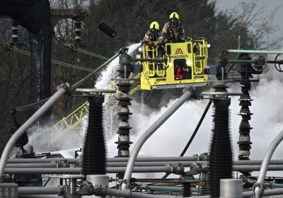 Heathrow, un devastante incendio ha bloccato l’aeroporto di Londra. Ripercussioni sui voli in tutto il mondo