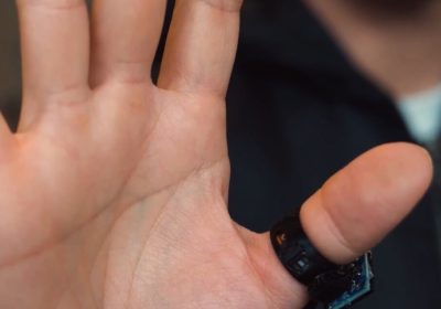 Ricercatori creano anello IA per tradurre lingua dei segni – Future Tech