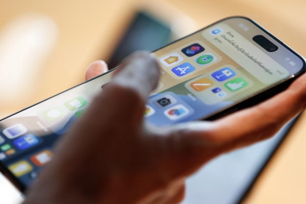 L’IA di Apple richiede più tempo, ‘nuovo’ Siri nel 2026 – Future Tech