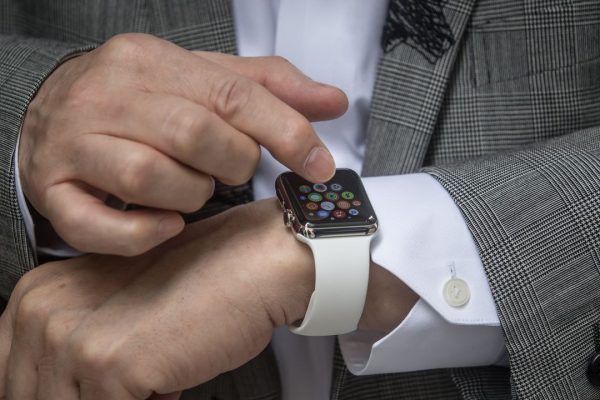 Apple Watch, in arrivo AI e fotocamera