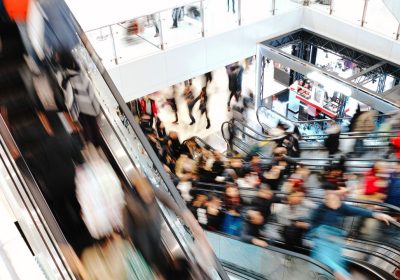 La “teoria dell’aeroporto” che gira su TikTok non funziona per niente