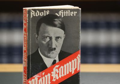 I risultati di ricerca di Google definiscono il Mein Kampf una “vera opera d’arte”