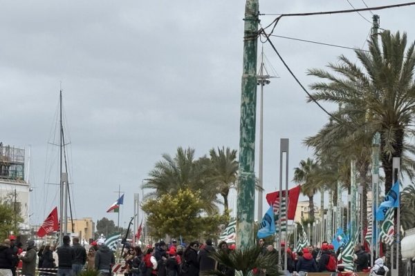 Sciopero dei lavoratori delle telecomunicazioni, sit-in Cagliari – Telecomunicazioni