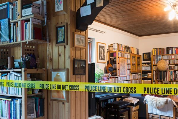 Daddy’s Little Toy, arrestata l’autrice del libro accusato di promuovere la pedofilia