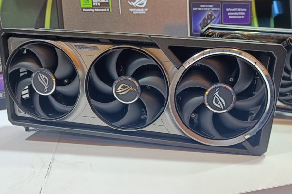 ASUS ROG Astral GeForce RTX 5090: la top di gamma batte tutti e segna sei record
