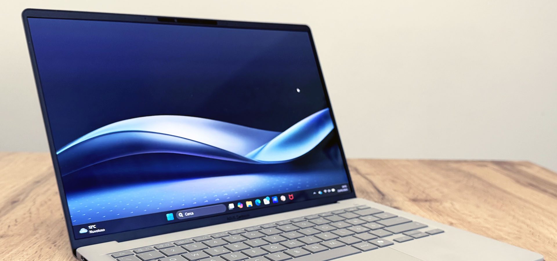 ASUS Zenbook A14, dove autonomia e design si fondono