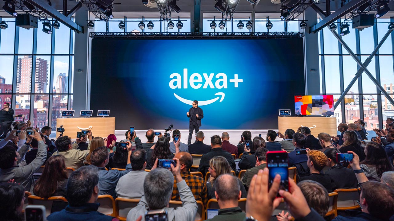 Alexa+, passo indietro sulla privacy: le conversazioni verranno inviate tutte nel cloud