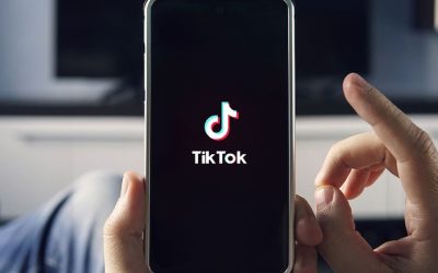 Apple e Google rischiano una multa da 850 miliardi a causa di TikTok. Inviata una lettera a Trump