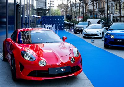 Apre Atelier Alpine A290 Lounge, lo spririto del marchio nella moderna Milano