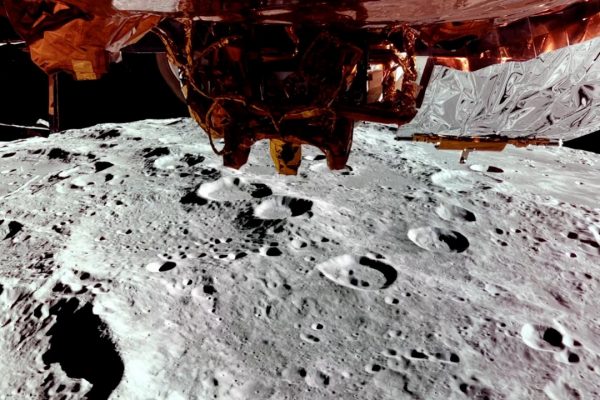 Blue Ghost di Firefly Aerospace è il primo lander lunare commerciale ad atterrare correttamente sulla Luna!