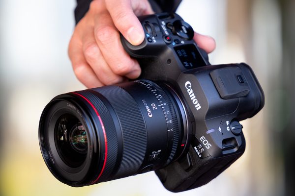 Canon RF 20mm F1.4L VCM: nuovo grandangolo luminoso per le full frame EOS R
