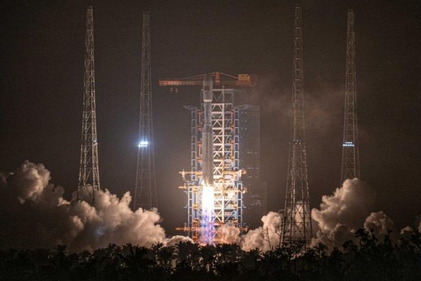 Cina: lanciati 18 satelliti Qianfan G60 per la connettività Internet per fare concorrenza a SpaceX Starlink
