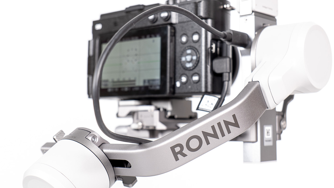 DJI RS 4 Mini: il tracking con qualunque fotocamera cambia tutto!