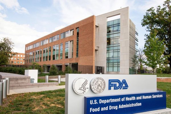 Trump, i tagli di minacciano anche lo sviluppo dei nuovi farmaci