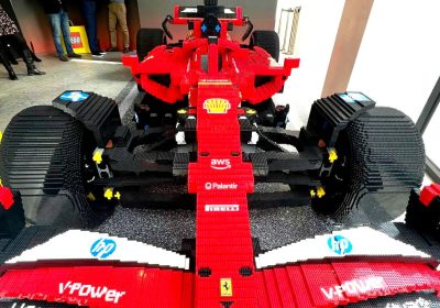 La Ferrari di Lego a grandezza naturale che girerà l’Italia