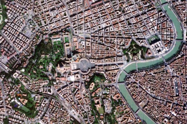 Pathfinder Heo, la città di Roma nella prima immagine della costellazione di satelliti Iride