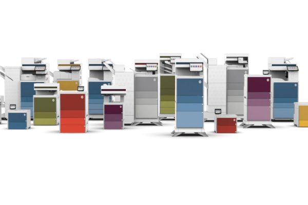 HP presenta le nuove stampanti LaserJet, con IA e cifrari post-quantistici, e una stampante a grande formato Latex