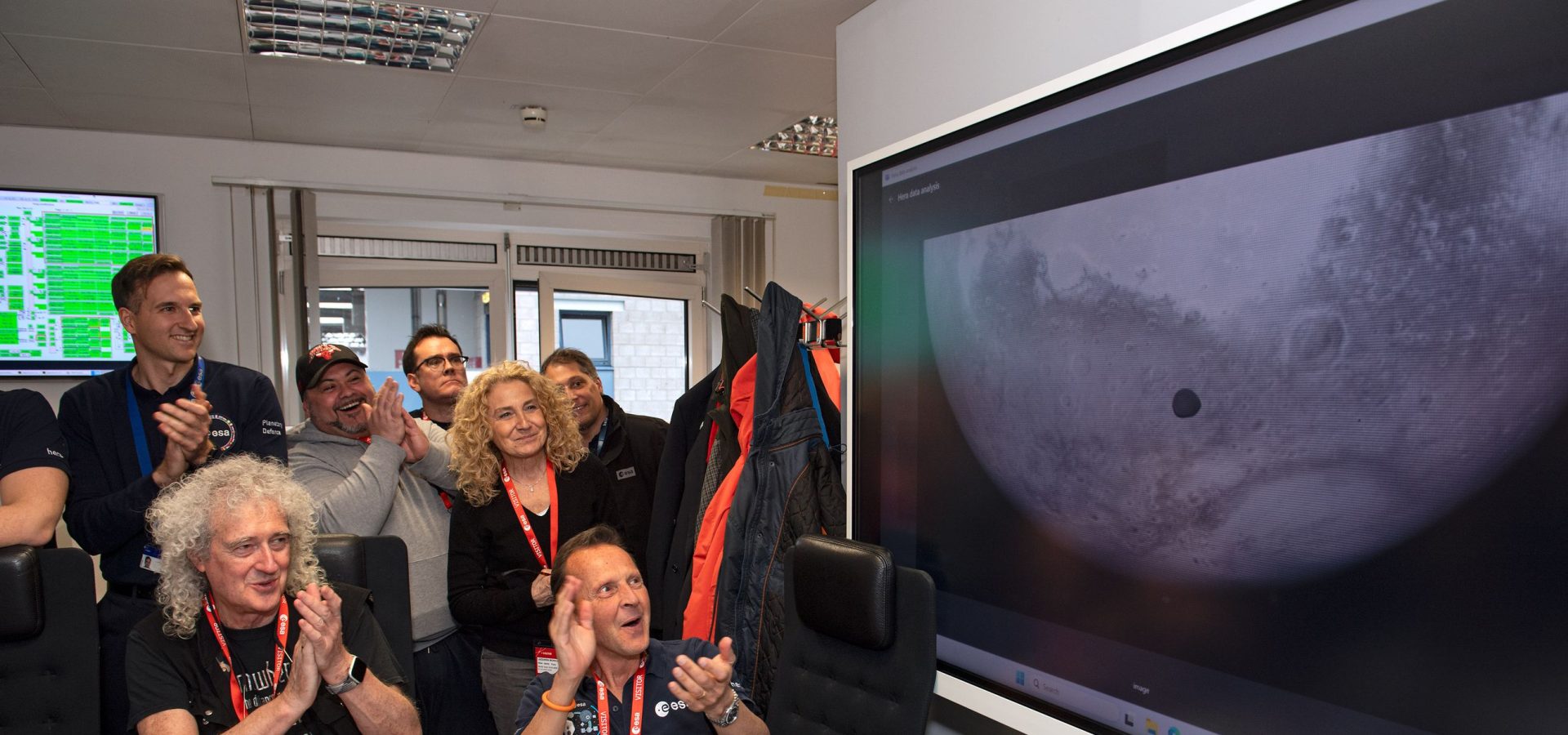 Missione Hera dell’Esa, le immagini del sorvolo di Marte e della luna Deimos