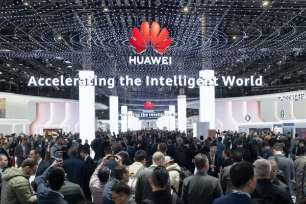 Huawei, l'AI è al centro delle nuove soluzioni di rete e di storage: le novità al MWC 2025