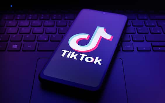 TikTok, misure per adolescenti e familiari potenziate: le novità