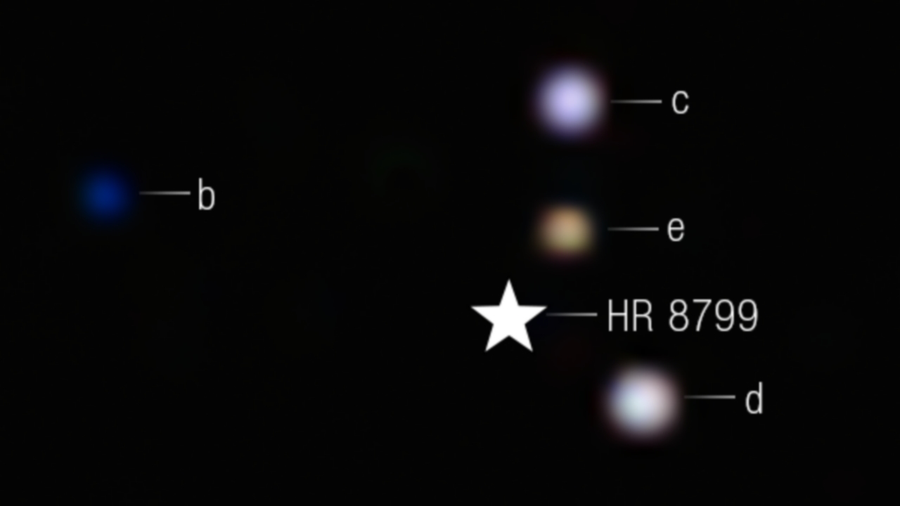 Il telescopio spaziale James Webb ha catturato un'immagine sorprendente del sistema planetario HR 8799