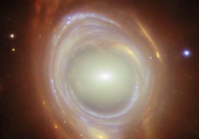 Il telescopio spaziale James Webb mostra un'immagine di un anello di Einstein generato da due galassie