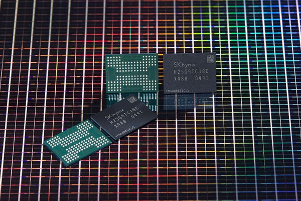 Intel: ultimata la vendita del business NAND flash a SK hynix, e arrivano quasi 2 miliardi di dollari