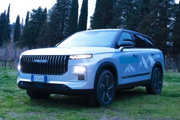 Jaecoo 7 Super Hybrid ha percorso 1.400 km anche nei test italiani