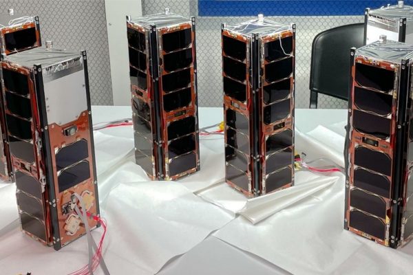 Lanciata la missione Transporter-13 di SpaceX, a bordo la costellazione italiana H.E.R.M.E.S. di PoliMi, ASI e INAF