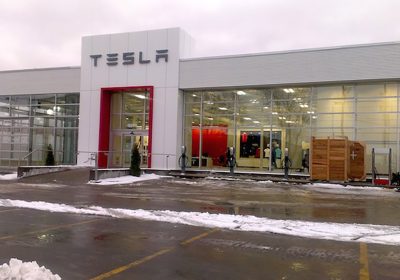 Le autorità canadesi indagano su Tesla: ha barato per avere gli ultimi incentivi?