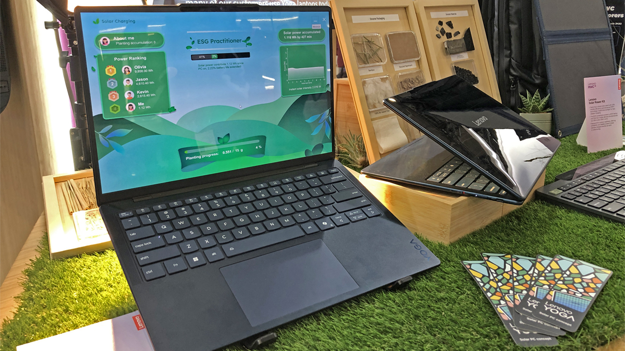 Lenovo presenta nuovi portatili concept innovativi al Mobile World Congress: anche un notebook a ricarica solare!