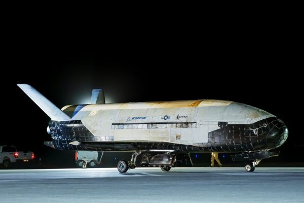 Lo spazioplano militare statunitense Boeing X-37B ha concluso la missione OTV-7 dopo 434 giorni