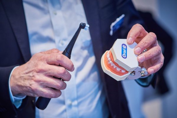 Oral-B iO2, il nuovo spazzolino elettrico intelligente e low cost