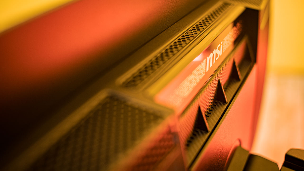 Monitor MSI da gaming a prezzi mai così bassi: QD-OLED 4K a 899€, ma si parte da 149€