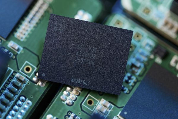Meta sta sperimentando l'uso degli SSD basati su memoria QLC nei suoi datacenter