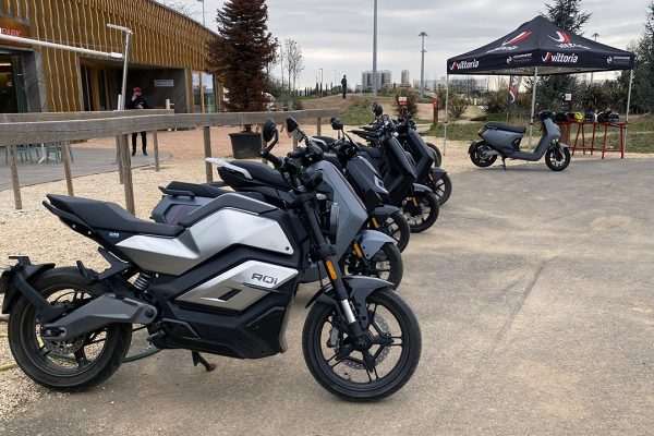 NIU Italia decolla: test ride di moto e scooter 2025, con una sorpresa | Video