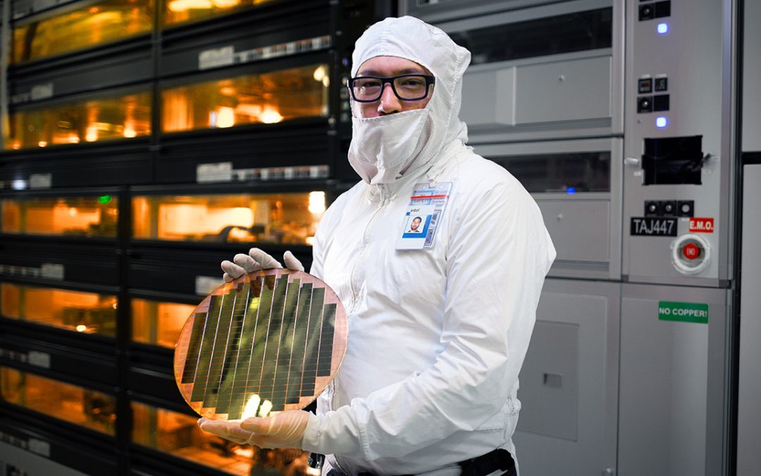 Intel prova macchinari 'cinesi' per i chip del futuro? Il caso ACM scuote Washington