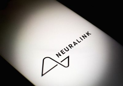 Elon Musk e Neuralink stanno lavorando alla telepatia?