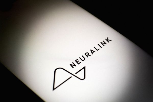 Elon Musk e Neuralink stanno lavorando alla telepatia?