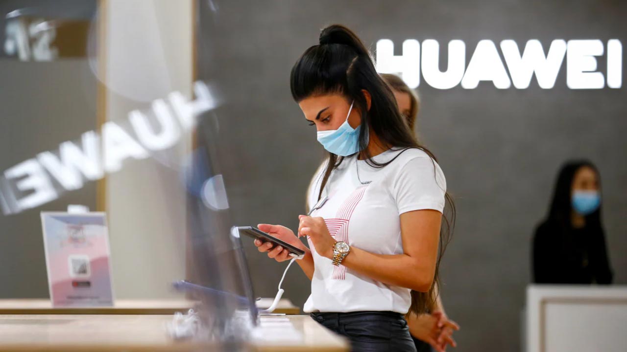 Presunta corruzione di Huawei al Parlamento europeo: fermi, sigilli e perquisizioni della polizia belga