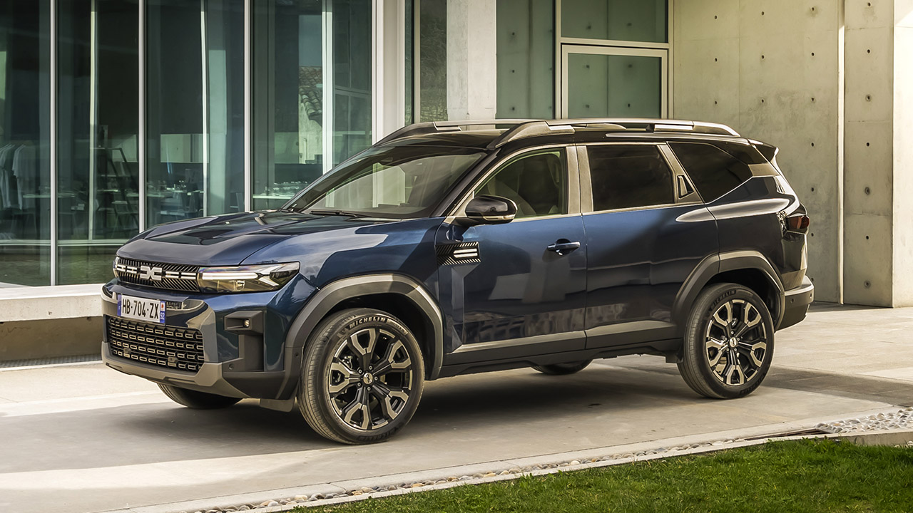 Prima guida con Dacia Bigster Hybrid: consumi al top e il jolly del prezzo