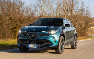 Prima prova con Alfa Romeo Junior Q4: trazione integrale con il secondo motore elettrico