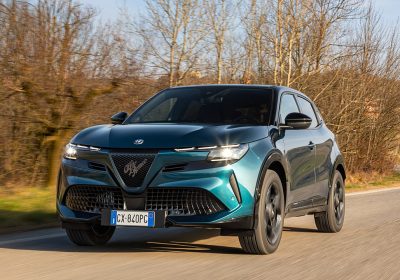 Prima prova con Alfa Romeo Junior Q4: trazione integrale con il secondo motore elettrico