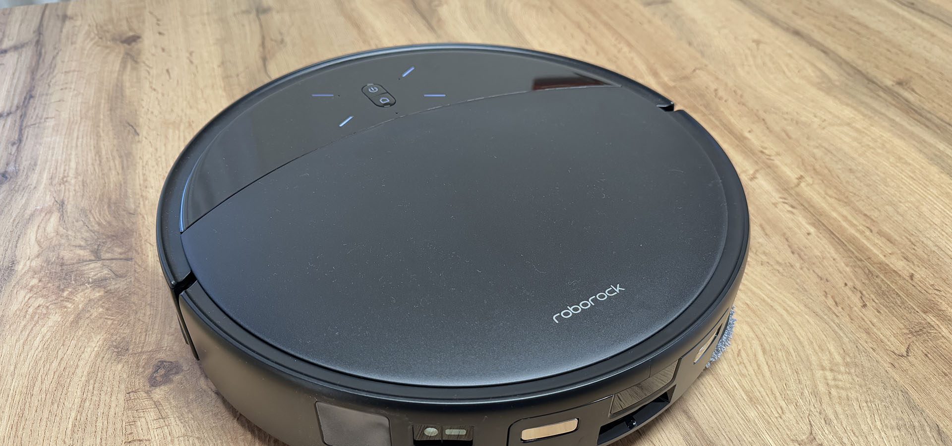 Roborock Saros 10R, il robot sottile che pulisce dappettutto