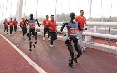 Robot umanoidi e esseri umani correranno insieme la mezza maratona di Pechino ad aprile