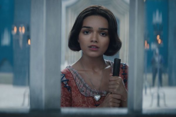 Biancaneve al cinema, tutte le differenze tra il film 2025 e la fiaba