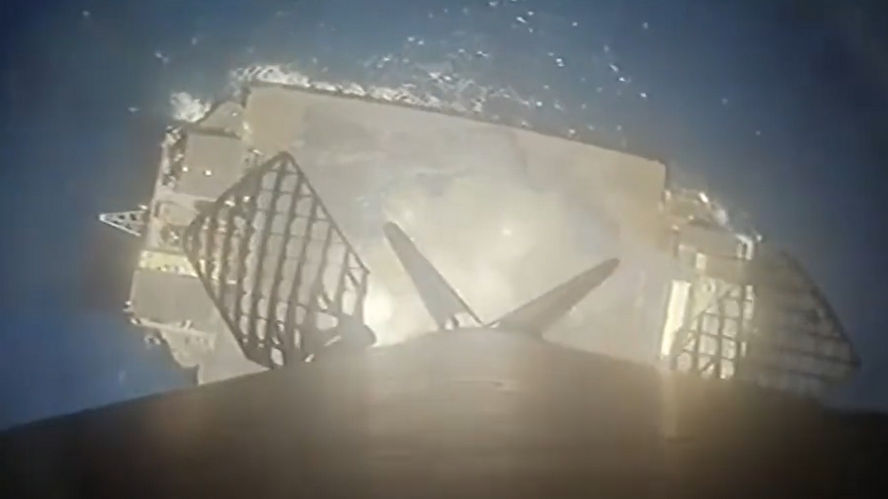 SpaceX ha perso il primo stadio di un razzo spaziale Falcon 9 a causa di un incendio